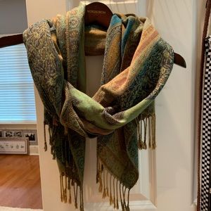Patterned scarf